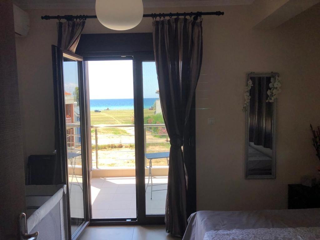 Am Beach House Неа-Муданія Екстер'єр фото